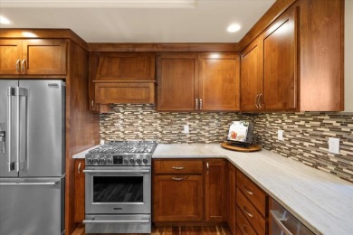 Welcome to one of the most stunning homes on the Rogue Valley on Rogue Valley Country Club in Oregon - for sale on GolfHomes.com, golf home, golf lot