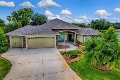 Perfect stretched Gardinia nestled at the head of a  cul-de-sac on Bella Glade Country Club in Florida - for sale on GolfHomes.com, golf home, golf lot