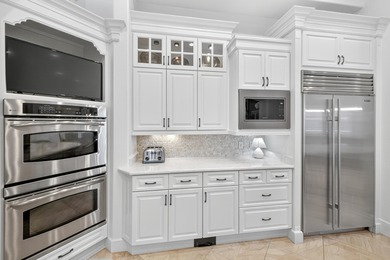 NEW LISTING! CHIC & CHARMING IN KELLY PLANTATION! Discover 355 on Kelly Plantation Golf Club in Florida - for sale on GolfHomes.com, golf home, golf lot