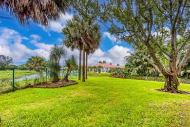Don't miss the opportunity to own this beautiful 3 bedroom, 2.5 on  in Florida - for sale on GolfHomes.com, golf home, golf lot