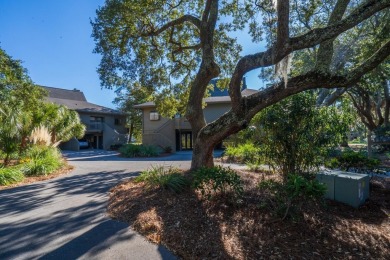 This beautifully updated Summerwind Villa offers the ideal on The Plantation Course At Edisto in South Carolina - for sale on GolfHomes.com, golf home, golf lot