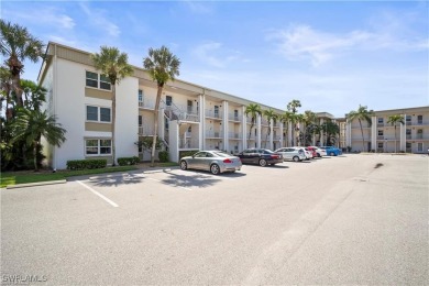 FANTASTIC PRICE FOR A 2/2 GOLF CONDO WITH EASY ACCESS, PRIVATE on Seven Lakes Golf and Tennis Community in Florida - for sale on GolfHomes.com, golf home, golf lot