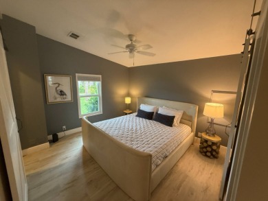 This beautiful 2-bedroom, 2-bathroom Palm Harbor home is being on Del Tura Golf and Country Club in Florida - for sale on GolfHomes.com, golf home, golf lot