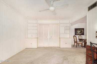 Experience comfort and style in this charming 2-bedroom, 2-bath on Sun City-Willow Creek / Willow Brook  in Arizona - for sale on GolfHomes.com, golf home, golf lot