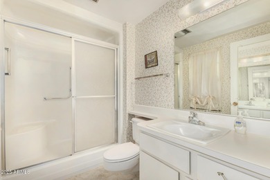 Experience comfort and style in this charming 2-bedroom, 2-bath on Sun City-Willow Creek / Willow Brook  in Arizona - for sale on GolfHomes.com, golf home, golf lot