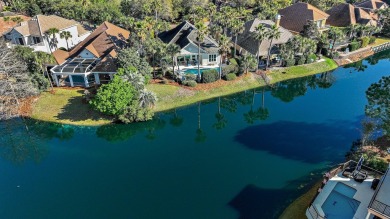 FULLY FURNISHED INCLUDING GOLF CART! Absolutely spotless 3 on Regatta Bay Golf and Country Club in Florida - for sale on GolfHomes.com, golf home, golf lot