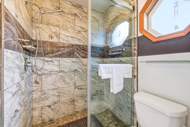 MLS# 289986 Welcome to this beautiful 1,720 sq ft single-level on Canyon Lakes Golf Course in Washington - for sale on GolfHomes.com, golf home, golf lot