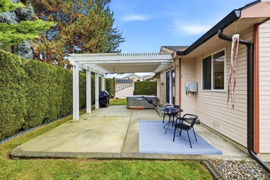 MLS# 289986 Welcome to this beautiful 1,720 sq ft single-level on Canyon Lakes Golf Course in Washington - for sale on GolfHomes.com, golf home, golf lot