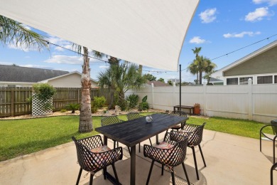 Nestled within Bid-A-Wee, a golf-cart friendly community of on Holiday Golf Club in Florida - for sale on GolfHomes.com, golf home, golf lot