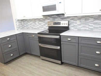 ADORABLE 2 BED 2 BATH 2 CAR GARAGE JUNIPER MODEL IS MOVE IN on Preserve Golf Club in Florida - for sale on GolfHomes.com, golf home, golf lot