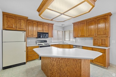 ESTATE SALE: Don't miss this rare opportunity to own a well on Mountain View Golf Course in Utah - for sale on GolfHomes.com, golf home, golf lot