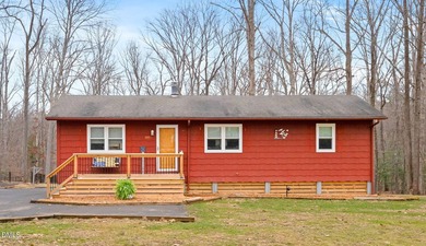 Welcome to this charming 3 Bedroom bungalow in MERIFIELD ACRES on Kinderton Country Club in Virginia - for sale on GolfHomes.com, golf home, golf lot