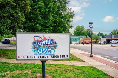 Welcome to this charming 3 Bedroom bungalow in MERIFIELD ACRES on Kinderton Country Club in Virginia - for sale on GolfHomes.com, golf home, golf lot