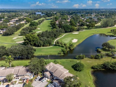 Pembroke Pines Townhouse 
3B 2.5Ba 1 Garage   -Southbridge on Pembroke Lakes Golf Club in Florida - for sale on GolfHomes.com, golf home, golf lot