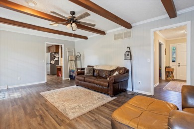 Welcome to one level living in golf course community Houndslake! on Houndslake Country Club in South Carolina - for sale on GolfHomes.com, golf home, golf lot