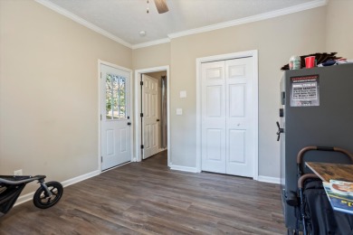Welcome to one level living in golf course community Houndslake! on Houndslake Country Club in South Carolina - for sale on GolfHomes.com, golf home, golf lot