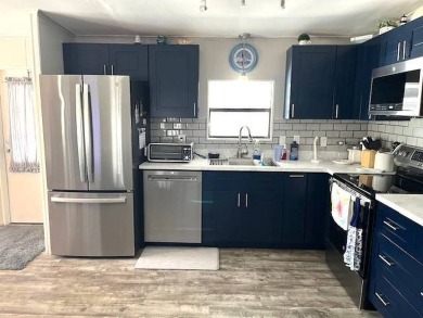 Lot Rent Only $575/Month!    Welcome to your perfect vacation on Crystal Lake Club in Florida - for sale on GolfHomes.com, golf home, golf lot
