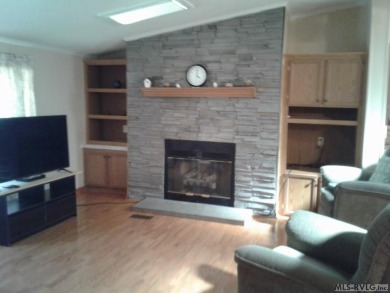 Warm and Inviting Rancher in Tanglewood Shores Golf and Country on Tanglewood Shores Golf Club in Virginia - for sale on GolfHomes.com, golf home, golf lot