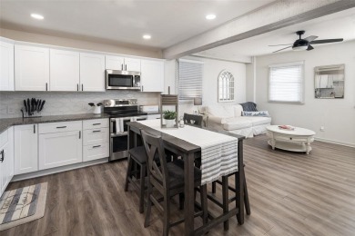 This Fairview Estate includes a **GUEST HOME**.  Instant on Heritage Ranch Golf and Country Club in Texas - for sale on GolfHomes.com, golf home, golf lot