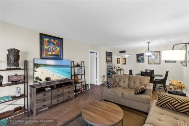 Welcome home! Very bright and updated unit with amazing natural on Palm-Aire Country Club and Resort - Palms in Florida - for sale on GolfHomes.com, golf home, golf lot