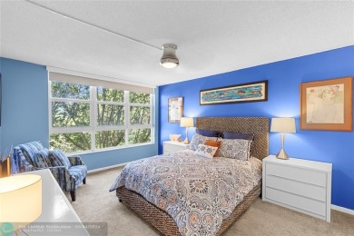 Welcome home! Very bright and updated unit with amazing natural on Palm-Aire Country Club and Resort - Palms in Florida - for sale on GolfHomes.com, golf home, golf lot