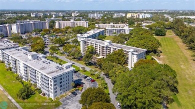 Welcome home! Very bright and updated unit with amazing natural on Palm-Aire Country Club and Resort - Palms in Florida - for sale on GolfHomes.com, golf home, golf lot
