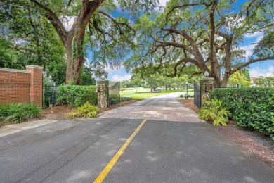 Welcome to Glen Eagles- 2,843 sq ft beautiful villa within the on Country Club of Orlando in Florida - for sale on GolfHomes.com, golf home, golf lot