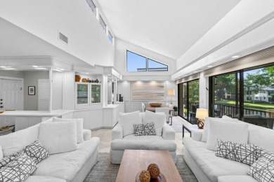 Boca West Beauty. This stunning 1,680 sq. ft 3/2.5 in Willow on Boca West Golf and Country Club in Florida - for sale on GolfHomes.com, golf home, golf lot