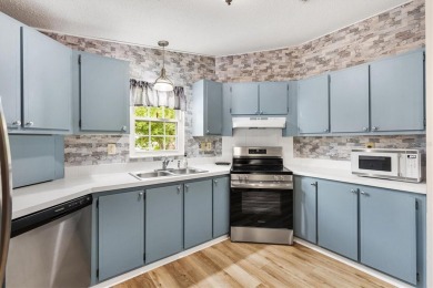NO BOND, NO CDD! Updated 2/2 home in the Village of Orange on El Diablo Executive Golf Course in Florida - for sale on GolfHomes.com, golf home, golf lot