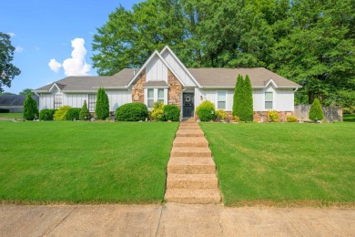 Golf Course Living! Fenced yard. Enjoy single-level living with on Stonebridge Golf Club in Tennessee - for sale on GolfHomes.com, golf home, golf lot