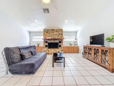 Under contract-accepting backup offers. One or more photo(s) has on The Dunedin Country Club in Florida - for sale on GolfHomes.com, golf home, golf lot