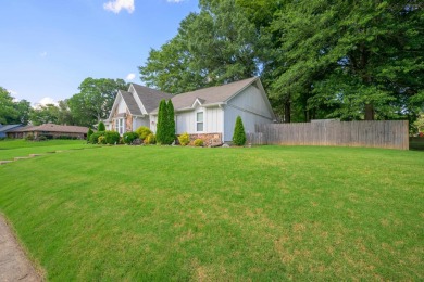 Golf Course Living! Fenced yard. Enjoy single-level living with on Stonebridge Golf Club in Tennessee - for sale on GolfHomes.com, golf home, golf lot