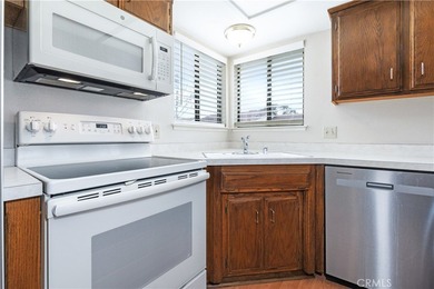 Welcome to this beautifully maintained 2-bedroom, 2-bathroom on Chalk Mountain Golf Course in California - for sale on GolfHomes.com, golf home, golf lot