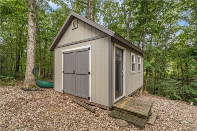 Nestled on a quiet cul-de-sac near Branchwood Rec Center and the on Bella Vista Country Club - Highlands in Arkansas - for sale on GolfHomes.com, golf home, golf lot
