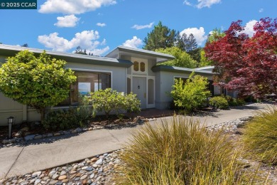 Welcome to Rossmoor! This sought after level-in Golden Gate on Rossmoor Golf Course in California - for sale on GolfHomes.com, golf home, golf lot
