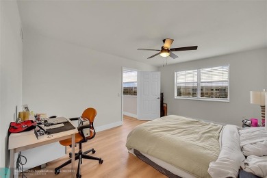 55+ gated Community in the Prestigious Islands, with 2 bedrooms on Sunrise Lakes Phase IV Golf Course in Florida - for sale on GolfHomes.com, golf home, golf lot