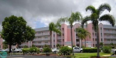 55+ gated Community in the Prestigious Islands, with 2 bedrooms on Sunrise Lakes Phase IV Golf Course in Florida - for sale on GolfHomes.com, golf home, golf lot
