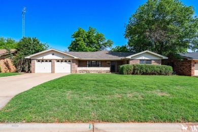 Welcome home to 1419 Stanley Street! This beautiful home is on Sweetwater Country Club in Texas - for sale on GolfHomes.com, golf home, golf lot