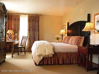 >>Fixed PRE-CHRISTMAS WEEK 50 & Floating Fall Week 44 including on Shooting Star of Jackson Hole in Wyoming - for sale on GolfHomes.com, golf home, golf lot