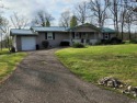 This is a Must See beautifully maintained Golf course home that for sale in Horseshoe Bend Arkansas Izard County County on GolfHomes.com