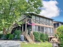Very nice upper level condo located in a gated Lake Cumberland, Kentucky