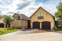 Comanche Trace charming casita house sits on large cul-de-sac for sale in Kerrville Texas Kerr County County on GolfHomes.com