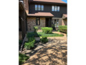 Beautiful townhouse in a prime location within popular Mission for sale in Northbrook Illinois Cook County County on GolfHomes.com