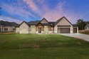 STUNNING 4-Bedroom Luxury Home in Pecan Plantation Golfing, Texas