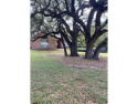 Gorgious lot with extraordinary live oak trees in front yard, Texas