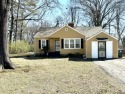 This charming Brainerd home is cute, clean and move-in ready. It for sale in Chattanooga Tennessee Hamilton County County on GolfHomes.com