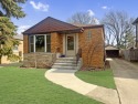 Discover the convenience of living in this centrally located for sale in Chicago Illinois Cook County County on GolfHomes.com