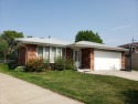 Welcome to this lovely 3 bedroom, 2 bath Oak Lawn split level on for sale in Oak Lawn Illinois Cook County County on GolfHomes.com
